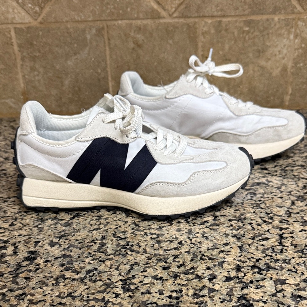 New Balance 327 Sneakers - Picture 2 of 7